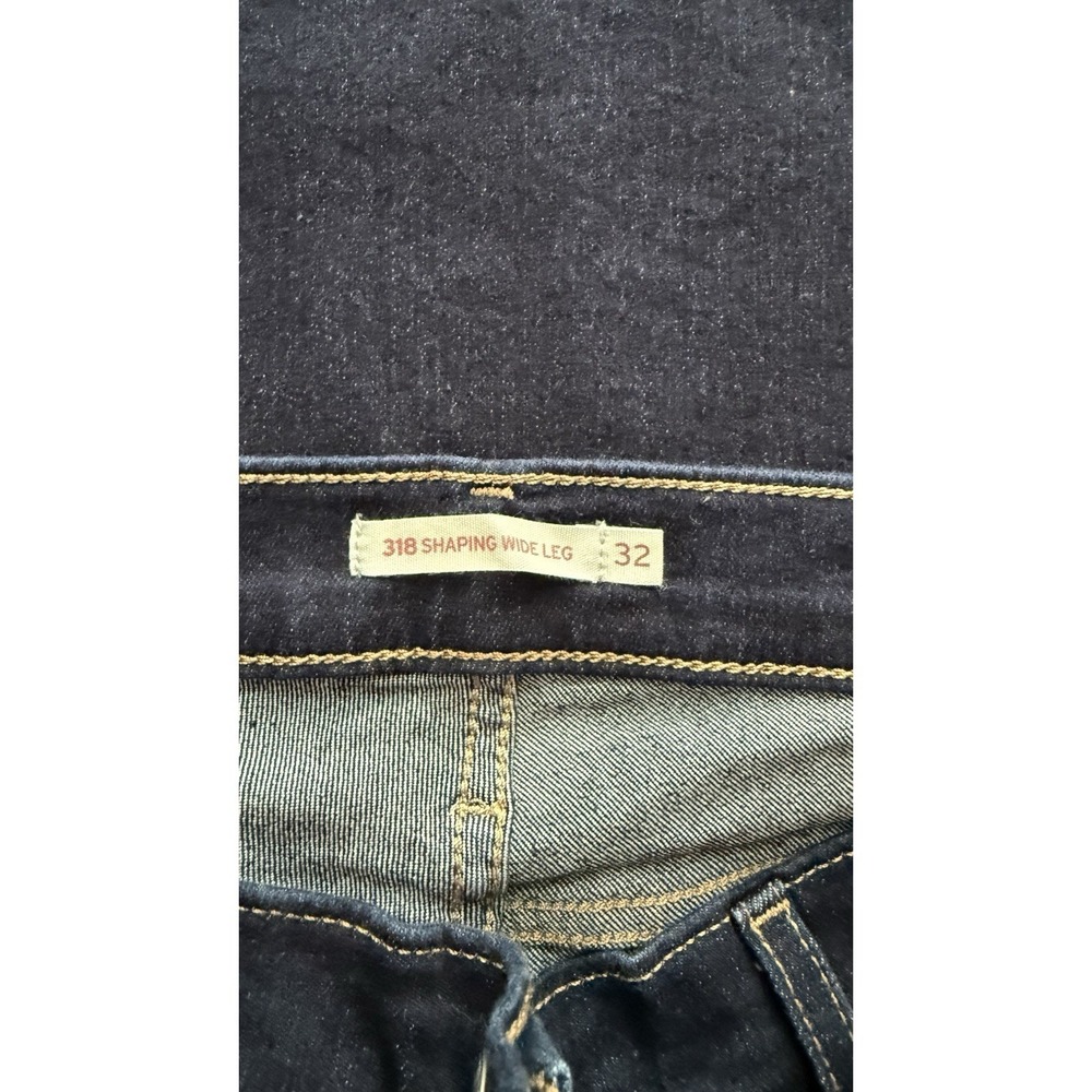 Levi's Women's Blue Jeans Size 32 Waist Wide Legs Mid Rise EUC Denim Pants - Picture 4 of 8